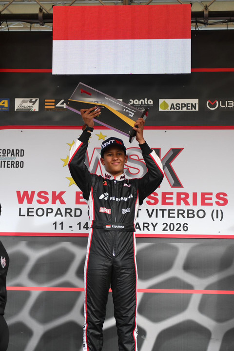 Pebalap muda Indonesia, Qarrar Firhand, mendominasi seri pembuka WSK Euro Series 2026 di Sirkuit Internasional Viterbo, Italia. Foto: Dok. Istimewa