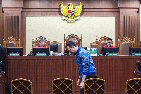 Terdakwa kasus dugaan suap terhadap putusan lepas perkara korupsi pemberian fasilitas ekspor minyak sawit mentah (CPO) Junaedi Saibih menjalani sidang lanjutan di Pengadilan Tipikor, Jakarta, Kamis (12/2/2026). Foto: ANTARA FOTO/Reno Esnir