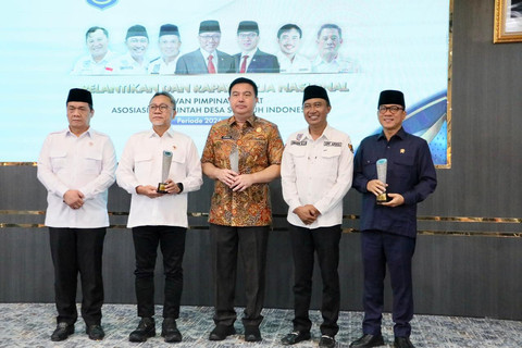 Sekjen Kemendagri Tomsi Tohir hadiri Pelantikan dan Rakernas DPP APDESI Periode 2026-2031 di Kementerian Desa dan PDT,  Jakarta, Senin (16/2/2026). Foto: Kemendagri RI