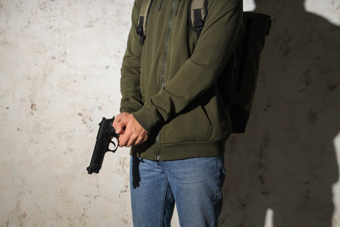 Ilustrasi Penembakan. Foto: Pixel-Shot/Shutterstock