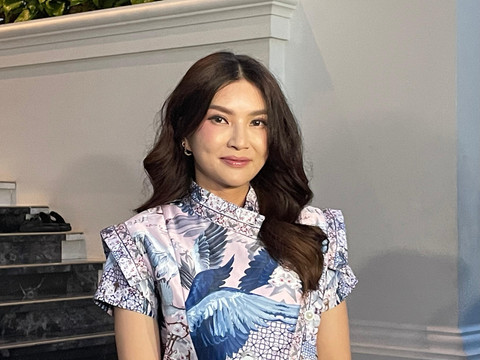 Aktris Sarwendah bercerita tentang perayaan Tahun Baru Imlek yang berbeda tahun ini. Ia masih berada dalam masa berkabung setelah kepergian sang ayah, Hendrik Lo alias Yeye, yang meninggal dunia pada 19 Juli 2025. Foto: Salsha Okta Fairuz/kumparan