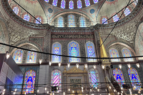 Sultan Ahmed Mosque atau Blue Mosque. Foto: Gitario Vista Inasis/kumparan