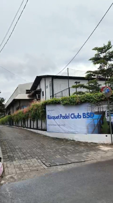 Jalan Raya Pagedangan BSD Dijuluki 'Kampung Padel', Lapangan Menjamur dalam 2 Tahun Terakhir. Foto: Dok. kumparan