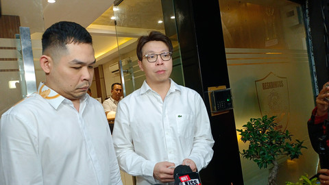 Dokter Richard Lee Usai Diperiksa Penyidik Polda Metro Jaya pada Kamis (19/2). Foto: Aprilandika Pratama/kumparan