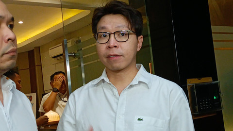 Dokter Richard Lee Usai Diperiksa Penyidik Polda Metro Jaya pada Kamis (19/2). Foto: Aprilandika Pratama/kumparan