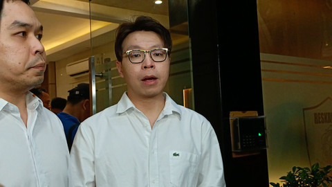 Dokter Richard Lee Usai Diperiksa Penyidik Polda Metro Jaya pada Kamis (19/2). Foto: Aprilandika Pratama/kumparan