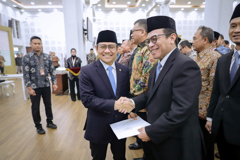 Menteri Koordinator Bidang Pemberdayaan Masyarakat Republik Indonesia Muhaimin Iskandar memimpin serah terima jabatan direksi dan dewan pengawas BPJS Kesehatan serta Ketenagakerjaan, dengan masa jabatan baru periode 2026-2031 di Jakarta, Jumat (20/2) Foto: Jamal Ramadhan/kumparan