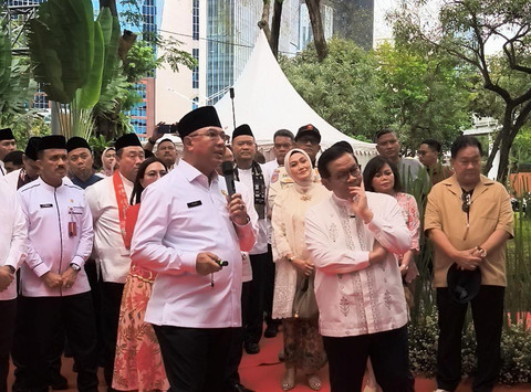 Gubernur DKI Jakarta, Pramono Anung melakukan ground breaking revitalisasi Taman Semanggi, Jakarta Selatan, Jumat (20/2/2026). Foto: Jeni Ritanti/kumparan