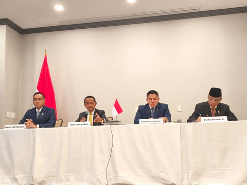 Tarif Global 10% Resmi Berlaku! Indonesia Justru Diuntungkan, Seskab Teddy Ungkap Hasil Negosiasi dengan AS