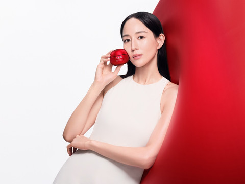 SK-II rilis rangkaian produk perawatan kulit terbaru, SKINPOWER RE-NEW untuk atasi tanda penuaan. Foto: SK-II