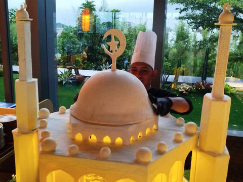 Miniatur Masjid Berbahan 100 Kg Coklat di Malang. Foto: kumparan