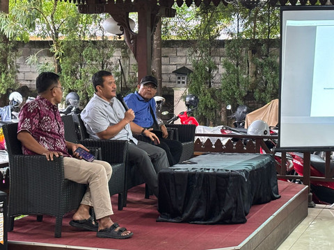 Ketua. Komisi A DPRD DIY, Eko Suwanto, saat dialog bersama insan media pada Jumat (20/2). Foto: Dok. Istimewa