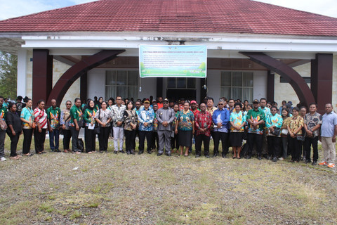 Wakil Menteri Dalam Negeri (Wamendagri) Ribka Haluk memberikan apresiasi atas langkah cepat Pemerintah Kabupaten (Pemkab) Yahukimo dalam menjaga stabilitas keamanan sekaligus memastikan pelayanan publik kembali berjalan. Foto: Kemendag RI