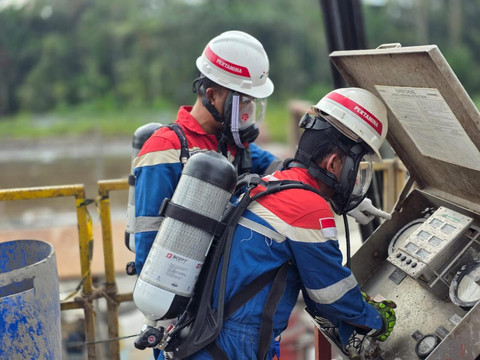 SKK Migas dan PT Pertamina (Persero) menambah produksi minyak nasional sebesar 350 barel per hari (BOPD) dari pengeboran sumur pengembangan baru di Lapangan Salawati, Papua Barat. Foto: SKK Migas-Pertamina.