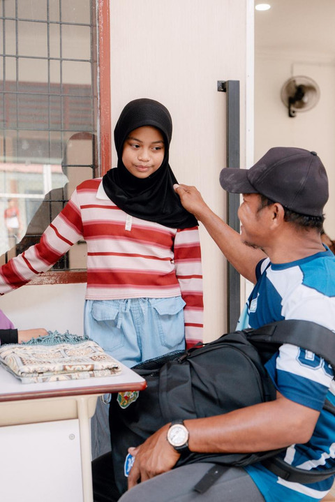 Kunjungan rutin orang tua siswa ke Sekolah Rakyat Menengah Pertama (SRMP) 2 Kota Medan, Provinsi Sumatera Utara. Foto: Kemensos RI