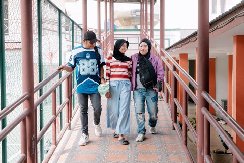 Kunjungan rutin orang tua siswa ke Sekolah Rakyat Menengah Pertama (SRMP) 2 Kota Medan, Provinsi Sumatera Utara. Foto: Kemensos RI