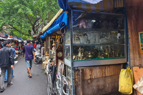 Suasana Pasar Loak Jembatan Item Jatinegara, Jakarta Timur, Minggu (22/2/2026). Foto: Jeni Ritanti/kumparan