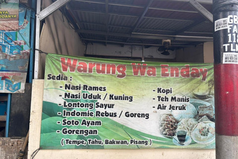 Warung makan milik Andari di sekitar Stasiun Tanah Abang, Jakarta Pusat, Senin (23/2). Foto: Amira Nada/kumparan