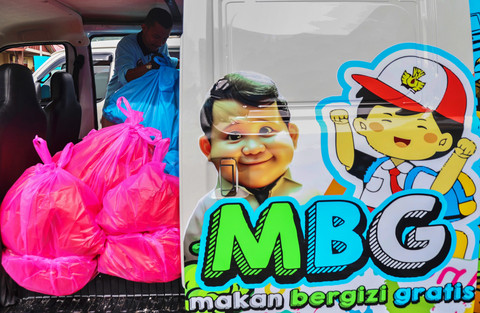 Petugas menyusun paket Makan Bergizi Gratis (MBG) sebelum didistribusikan kepada penerima manfaat di dapur Satuan Pelayanan Pemenuhan Gizi (SPPG) Polres Ternate di Ternate, Maluku Utara, Senin (23/2/2026). Foto: Andri Saputra/ANTARA FOTO