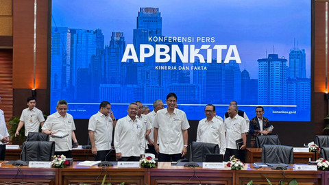 Menteri Keuangan Purbaya Yudhi Sadewa dan jajarannya dalam konferensi pers APBN KiTa, Senin (23/2/2026). Foto: Ave Airiza Gunanto/kumparan