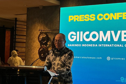 Ketua Harian sekaligus Ketua Penyelenggara Pameran dan Konferensi Gaikindo, Anton Kumonty saat konferensi pers GIICOMVEC 2026 di kawasan Jakarta Selatan, Senin (23/2/2026). Foto: Fitra Andrianto/kumparan