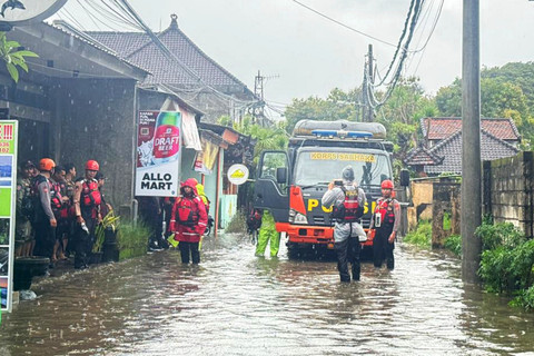 Suasana banjir di Kelurahan Sanur, Denpasar, Bali, Selasa (24/2). Foto: Dok. Istimewa