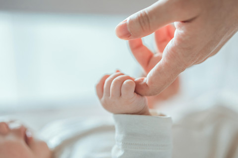 Ilustrasi bayi baru lahir. Foto: oatawa/Shutterstock