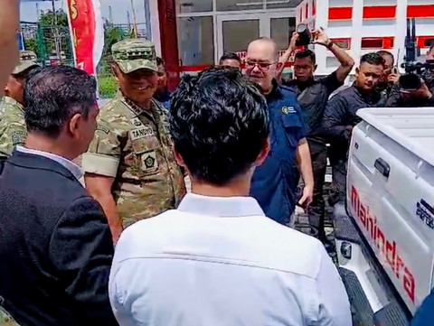 Penyerahan pikap 4x4 Mahindra Scorpio di KDKMP Surabaya. Foto: Dok. Instagram @mahindraautoglobal