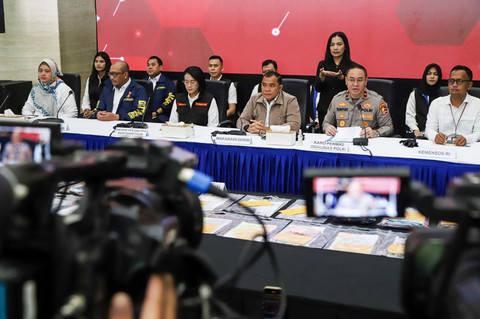 Bareskrim Polri mengungkap kasus tindak pidana perdagangan orang (TPPO) dengan modus jual beli bayi dalam konferensi pers di Mabes Polri, Jakarta, Rabu (25/2/2026). Foto: Iqbal Firdaus/kumparan