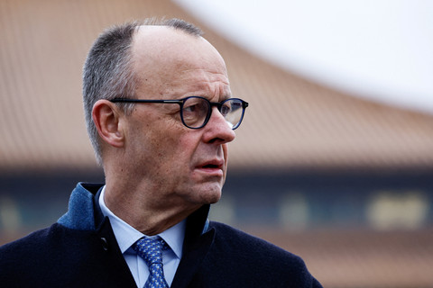 Kanselir Jerman Friedrich Merz bereaksi selama kunjungannya ke Kota Terlarang di Beijing, China, Kamis (26/2/2026). Foto: Tingshu Wang/REUTERS