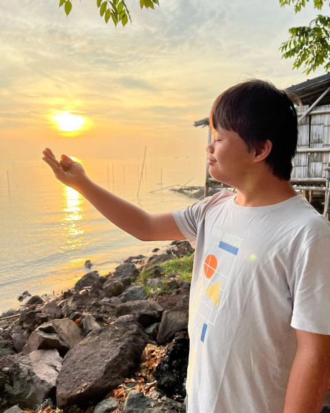 Ridho Khaliq jadi pemeran utama di film Tanah Runtuh. Foto: Instagram/ @ridhokhaliqk