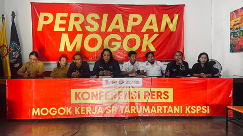Konferensi pers serikat pekerja PT Taru Martani mogok kerja. Foto: MPBI DIY
