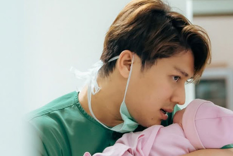 Rizky Billar umumkan kelahiran buah hatinya yang ketiga. Foto: Instagram/ @rizkybillar