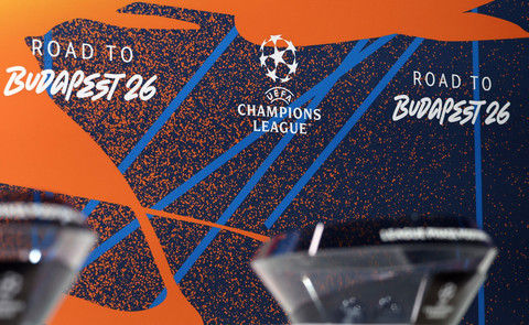 Babak 16 besar Liga Champions UEFA 2025-2026 resmi menghadirkan deretan laga panas usai pengundian yang digelar di Nyon, Swiss, Jumat (27/2) waktu setempat. Foto: Pierre Albouy/REUTERS