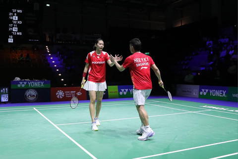 Gloria Emanuelle Widjaja dan pasangannya asal Singapura, Hee Yong Kai Terry, saat berlaga di German Open 2026. Foto: Dok. PBSI