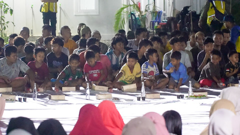 Suasana sahur bersama di Huntara II, Aceh Tamiang, pada Jumat (27/2/2026). Foto: Dok. Bakom RI