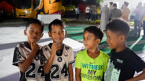 Suasana sahur bersama di Huntara II, Aceh Tamiang, pada Jumat (27/2/2026). Foto: Dok. Bakom RI