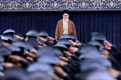 Pemimpin tertinggi Iran, Ali Khamenei. Foto: WANA (West Asia News Agency)/Handout via REUTERS