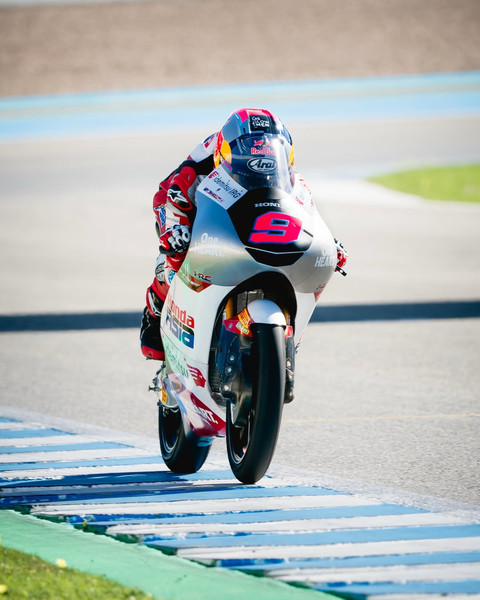 Veda Ega Pratama memacu motor kelas Moto3 dalam tes jelang dimulainya Kejuaraan Dunia MotoGP di Spanyol pada Februari 2026. Foto: Honda Team Asia