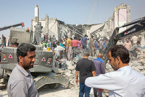 Sebuah sekolah hancur usai serangan Israel-Amerika di Minab, Iran. Foto: ALI NAJAFI/AFP