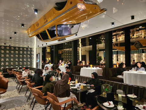 The Coach Restaurant menghadirkan menu buka puasa dengan konsep NYC Cart Style Iftar. Foto: Ela Nurlaela/kumparan