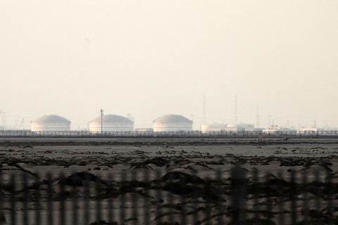 Fasilitas produksi gas alam cair (LNG) QatarEnergy, di tengah konflik AS-Israel dengan Iran, di Kota Industri Ras Laffan, Qatar, 2 Maret 2026. Foto: REUTERS/Stringer