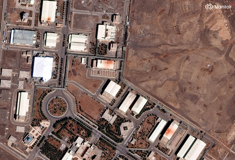Citra satelit menunjukkan tampilan lebih dekat Fasilitas Nuklir Natanz, dekat Natanz, Iran, 1 Maret 2026. Foto:  Vantor/Handout via REUTERS