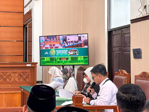 Suasana sidang praperadilan Gus Yaqut dalam agenda pembacaan jawaban oleh KPK di PN Jakarta Selatan, Rabu (4/3). Foto: Amira Nada Fauziyyah/kumparan