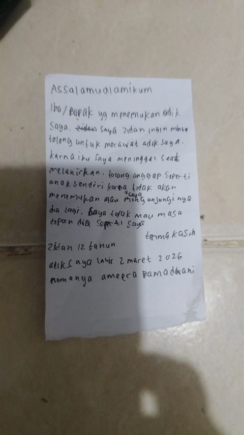 Surat yang ditemukan bersama bayi yang dibuang di kawasan Pasar Minggu, Jakarta Selatan. Foto: Polsek Pasar Minggu