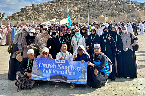Jemaah umrah Indonesia dari biro perjalanan NoorWay harus memperpanjang izin tinggal akibat situasi keamanaan di kawasan Timur Tengah sedang memanas yang berdampak pada dinamika penerbangan. Foto: Dok. NoorWay