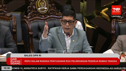 Ketua Baleg DPR RI, Bob Hasan memberikan sambutan saat Rapat Dengar Pendapat Umum Baleg DPR RI dalam rangka penyusunan RUU tentang pelindungan pekerja rumah tangga (PRT) yang disiarkan langsung di Kompleks Parlemen, Senayan, Jakarta, Kamis (5/3). Foto: YouTube/ TVR Parlemen