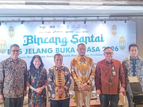 Direktur Perencanaan dan Pembangunan Migas Kementerian ESDM, Agung Kuswandono (ketiga dari kanan), dalam acara Bincang Santai EITS 2026 di Jakarta Pusat, Kamis (5/3).   Foto: Muhammad Fhandra/kumparan