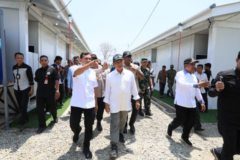 Mendagri selaku Kasatgas PRR Pascabencana Sumatera Tito Karnavian meninjau lokasi huntara di Pidie Jaya, Aceh, Jumat (6/3/2026). Foto: Dok. Satgas PRR