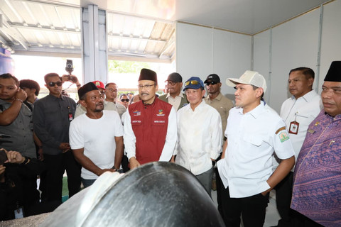 Mendagri selaku Kasatgas PRR Pascabencana Sumatera Tito Karnavian meninjau lokasi huntara di Pidie Jaya, Aceh, Jumat (6/3/2026). Foto: Dok. Satgas PRR